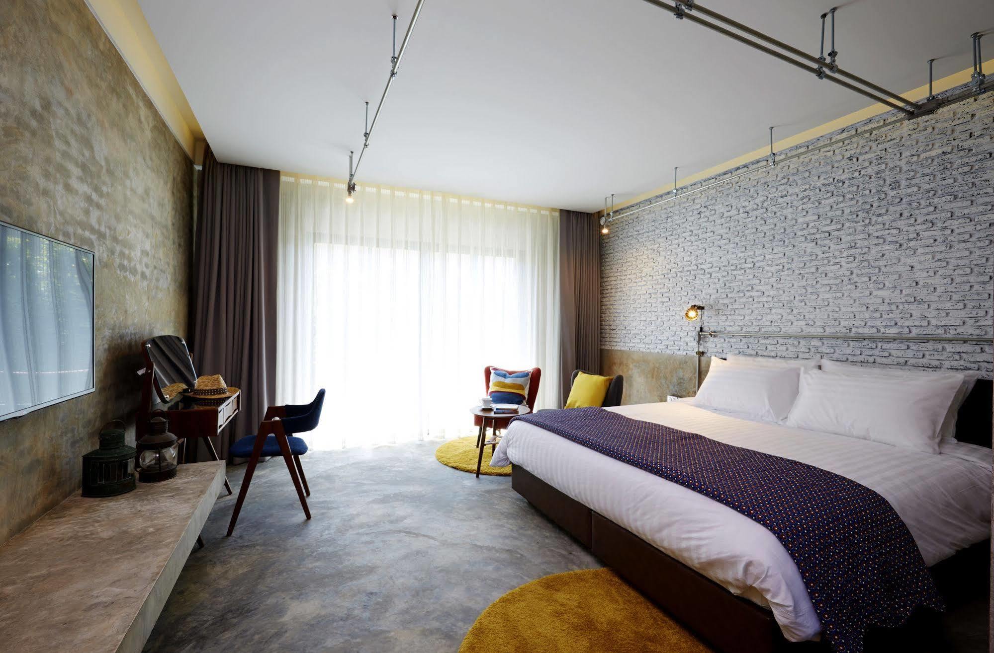 The Restro Hotel Hua Hin Exterior photo