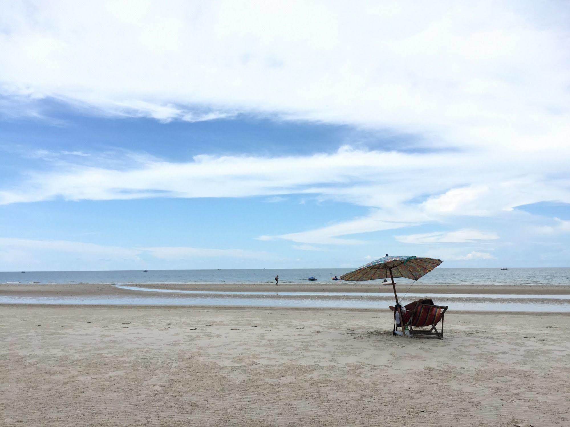 The Restro Hotel Hua Hin Exterior photo