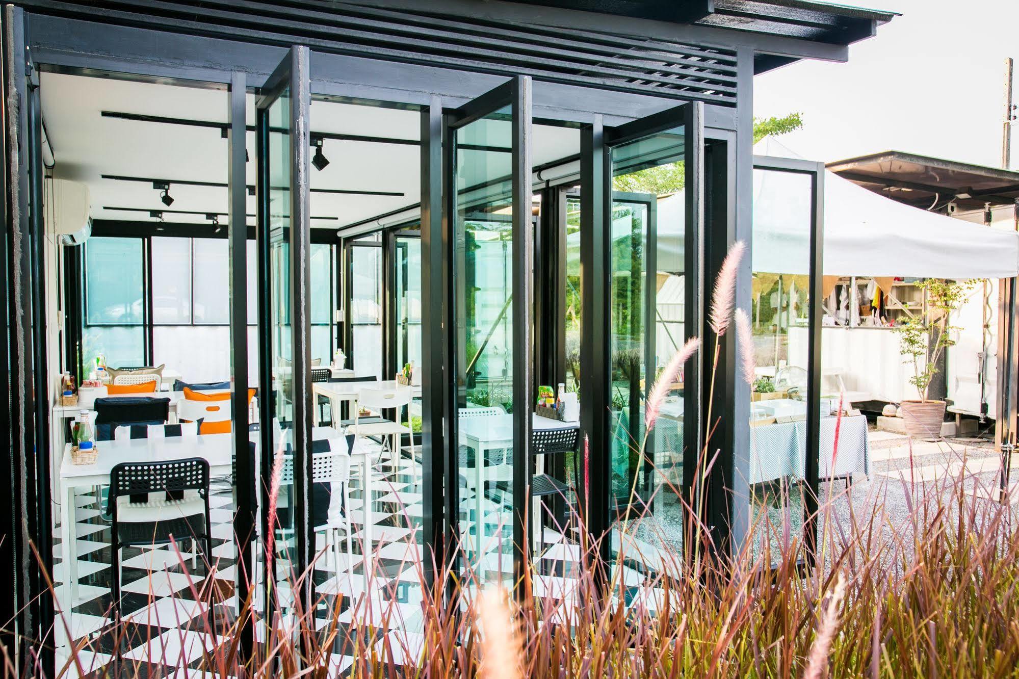 The Restro Hotel Hua Hin Exterior photo